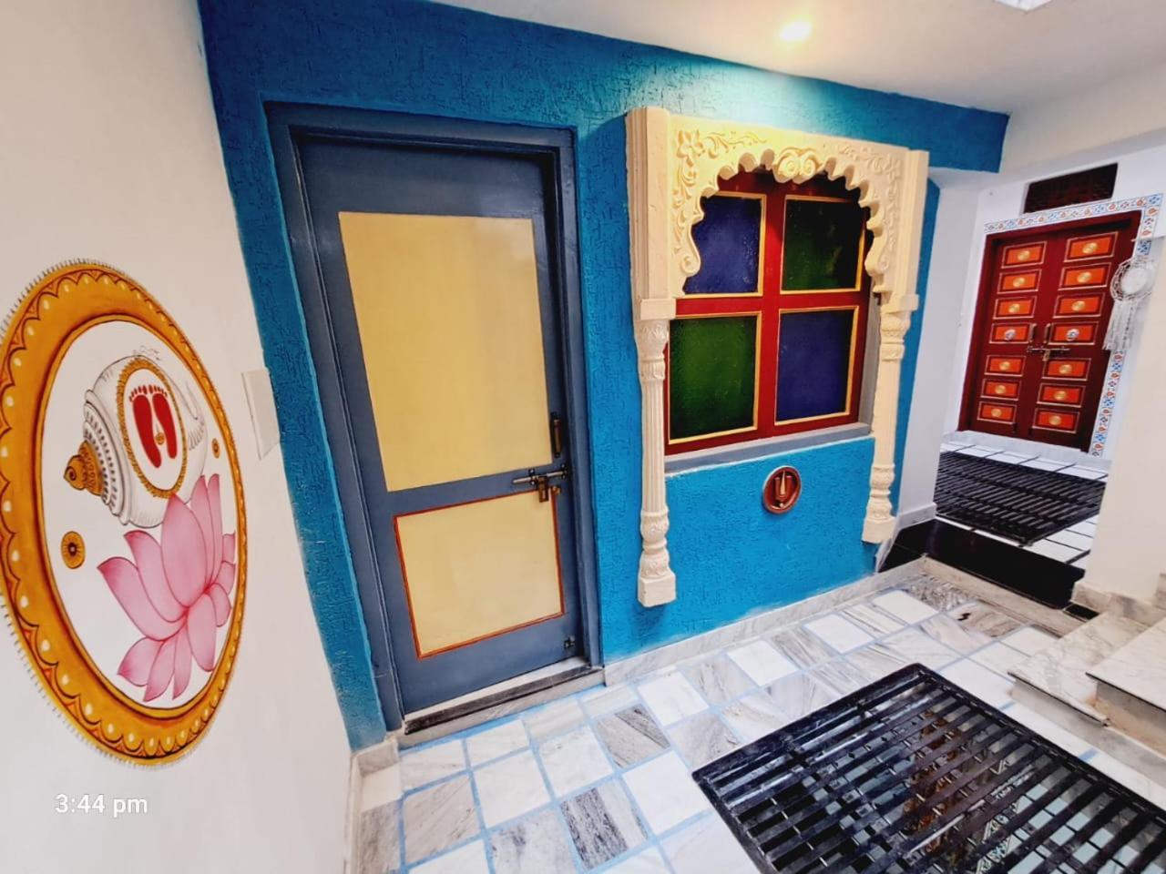 Padmlaxmi Guest House อุเดเปอร์ ภายนอก รูปภาพ